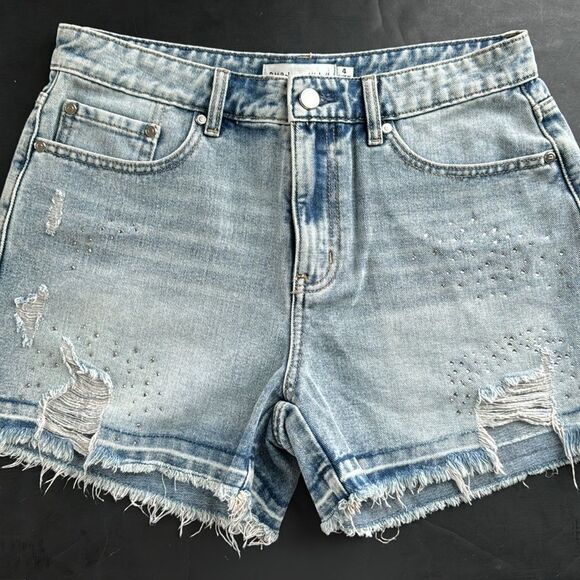 NWOT Rebecca Minkoff Women's 4 Crystal Embellished Distressed Denim Shorts NEW - Picture 1 of 13